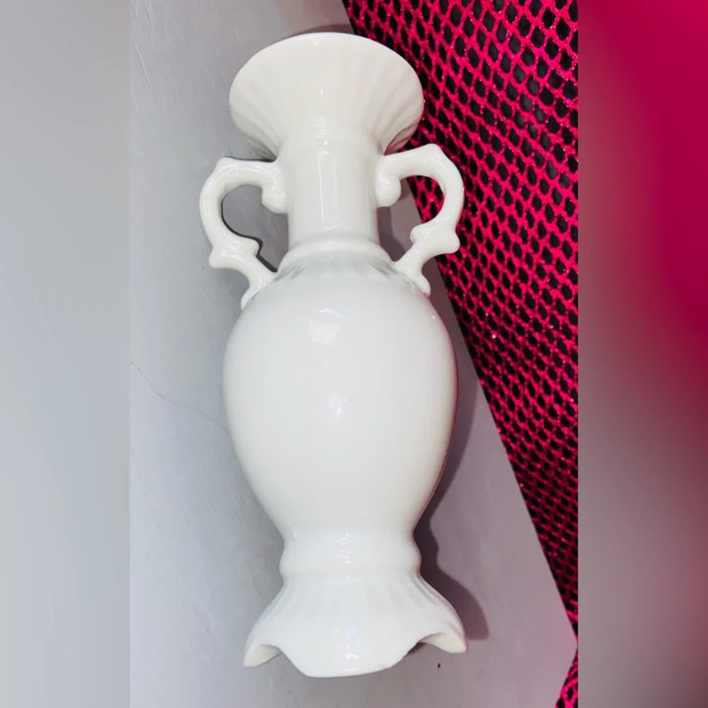 Pretty Bird Vase- Definitely Vintage, Hand Painted w/Gold Gilding & Parakeet’s🎄